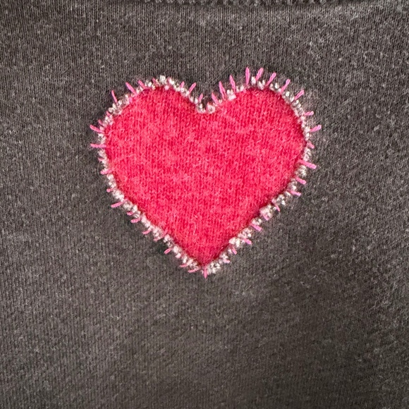 AMO upcycled sweatshirt with embroidery and heart - Picture 3 of 10